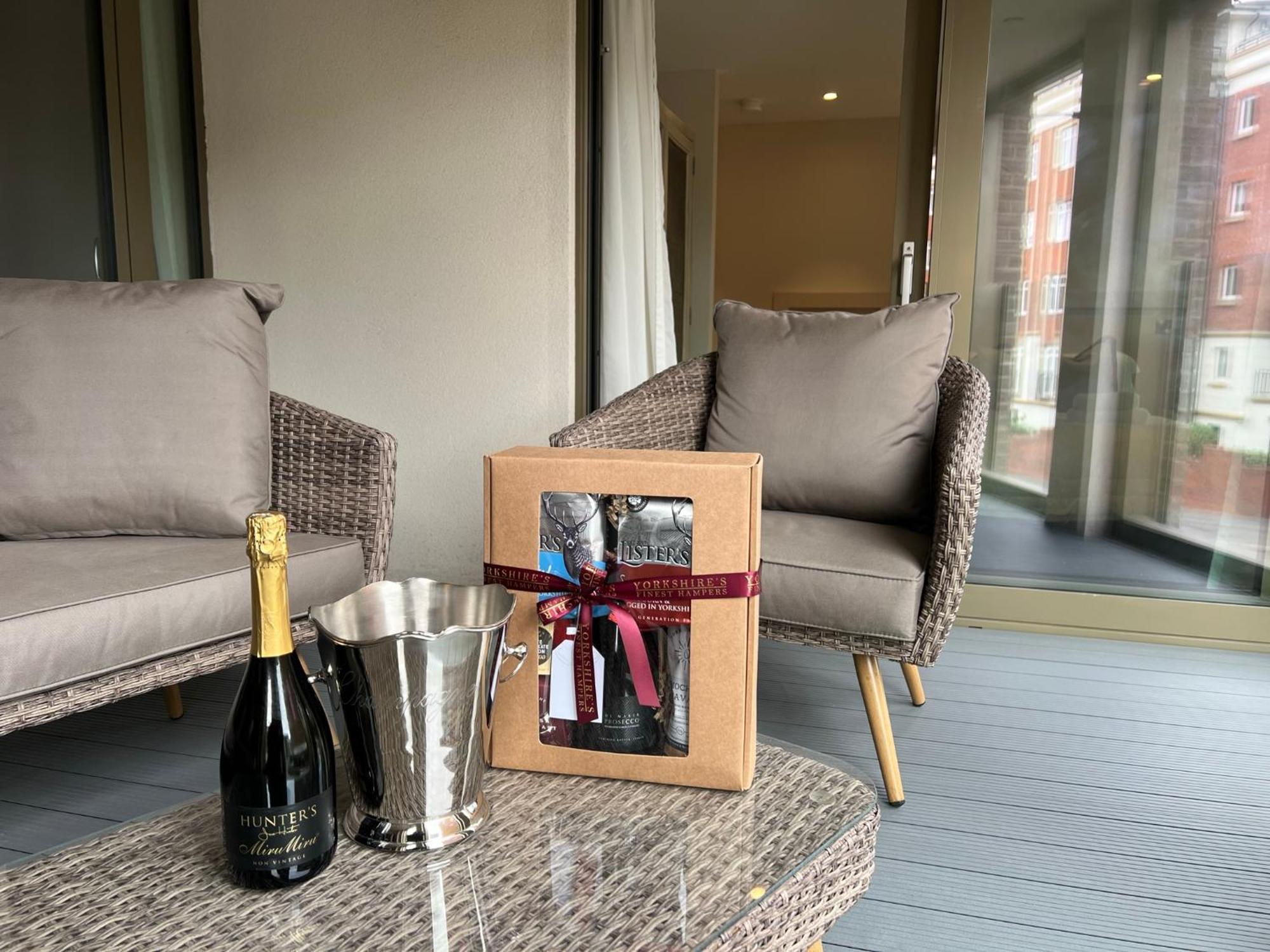 The Monochrome At Ryedale House Apartemen